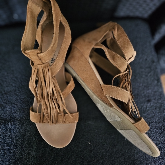 Fringe Tan Sandals - Picture 1 of 2